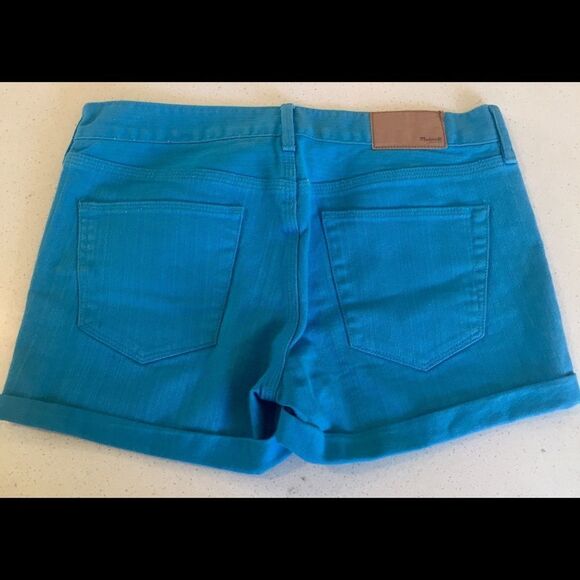 Madewell Garment Dyed‎ Midi-Cuffed Shorts - Picture 6 of 7